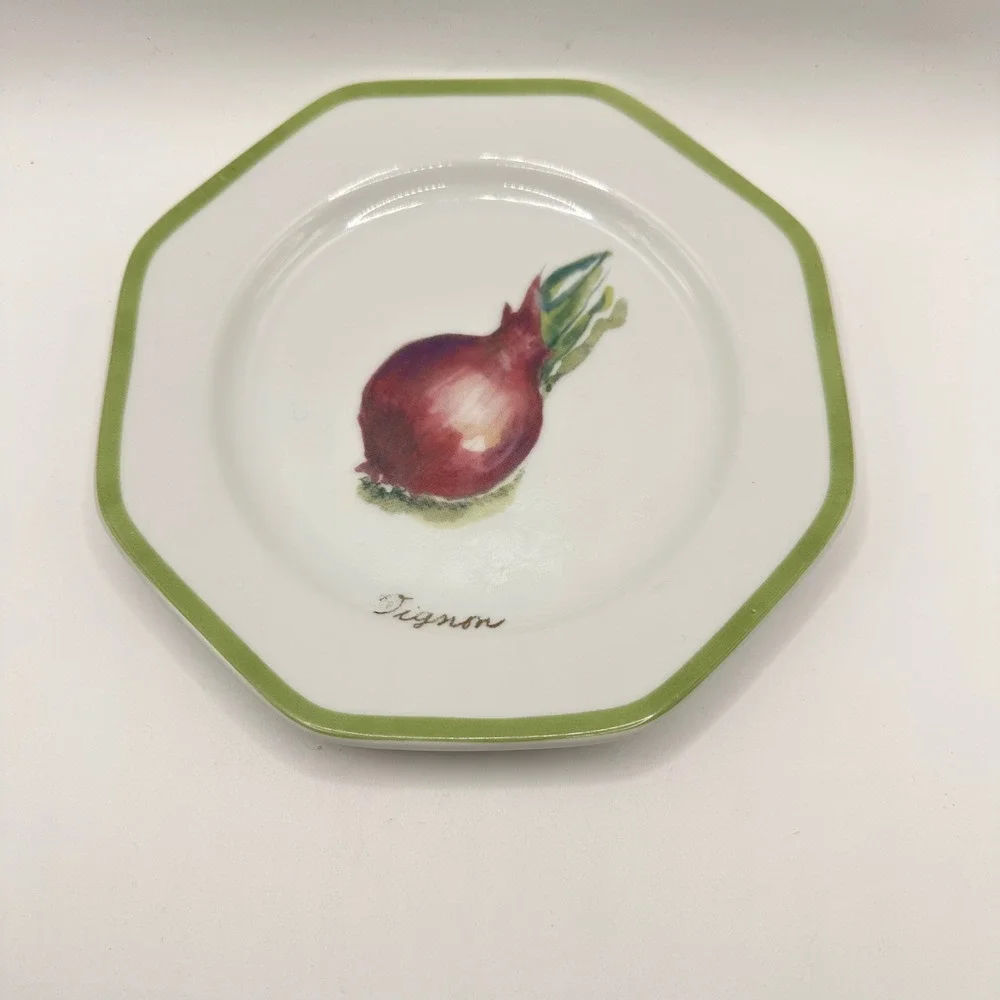 Williams-Sonoma Vegetable Garden Oignon Red Onion Octagonal Plate Japan 8.5